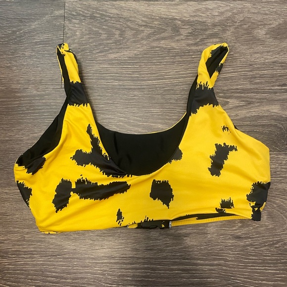 Medium Bathing Suit Top with Cut Out - Picture 4 of 4